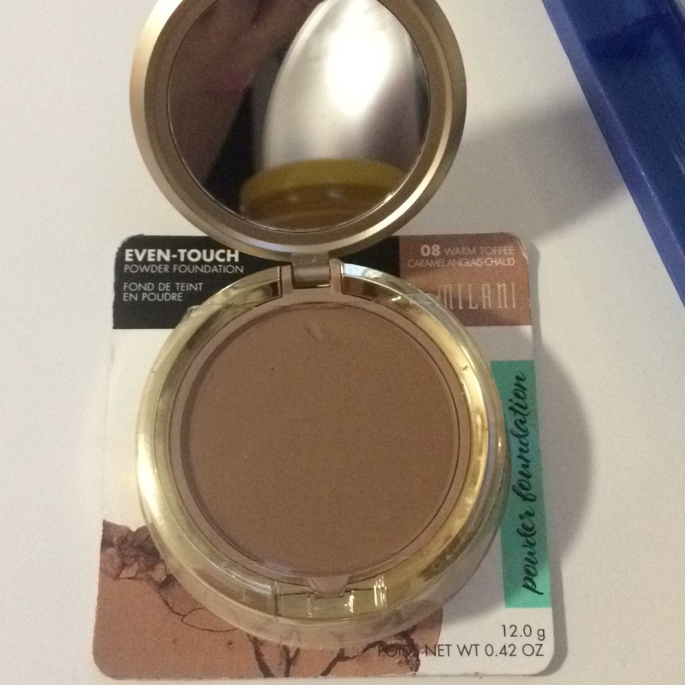 Even-touch powder foundation